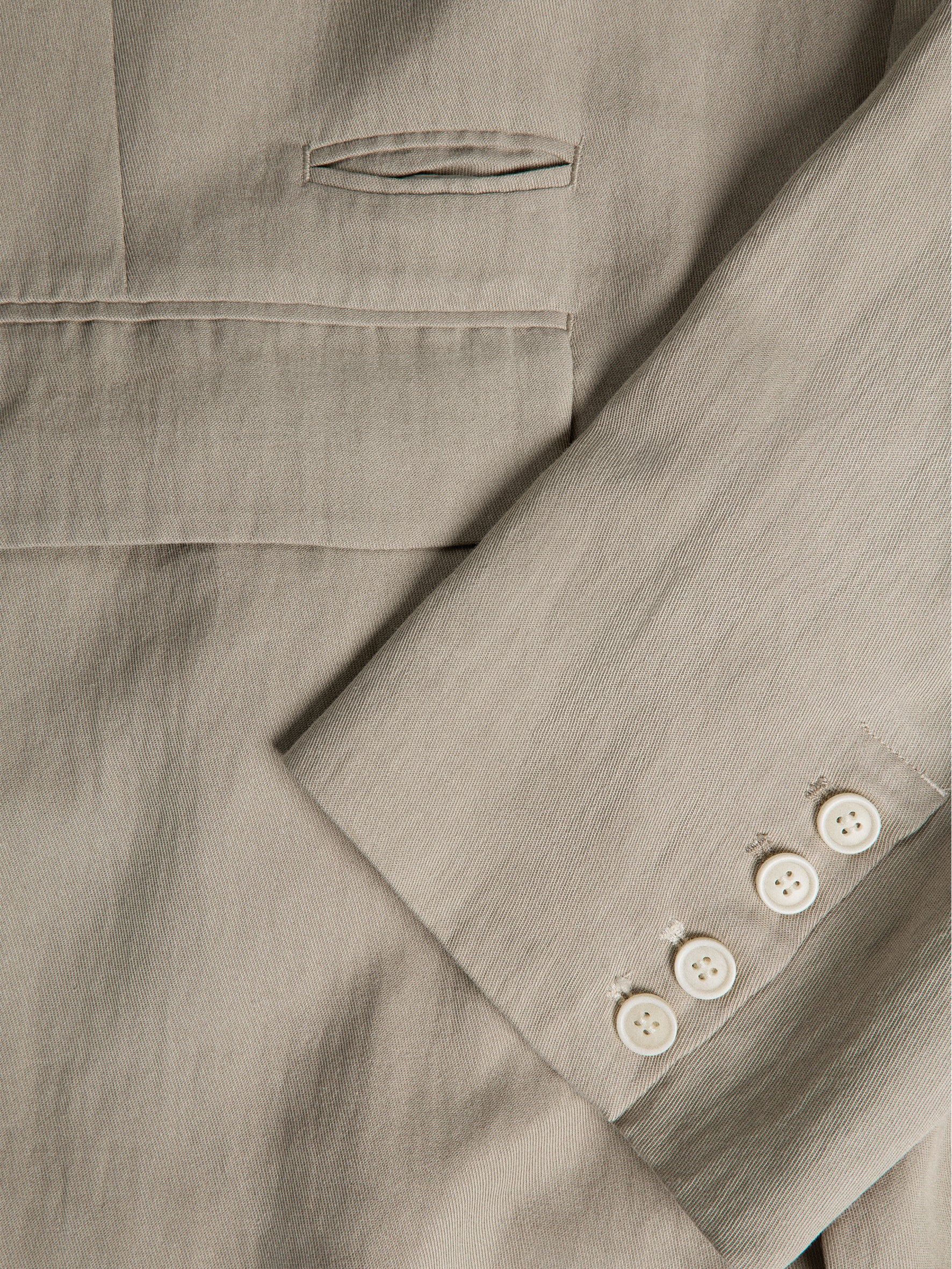 011 - Brentwood Alley Blazer