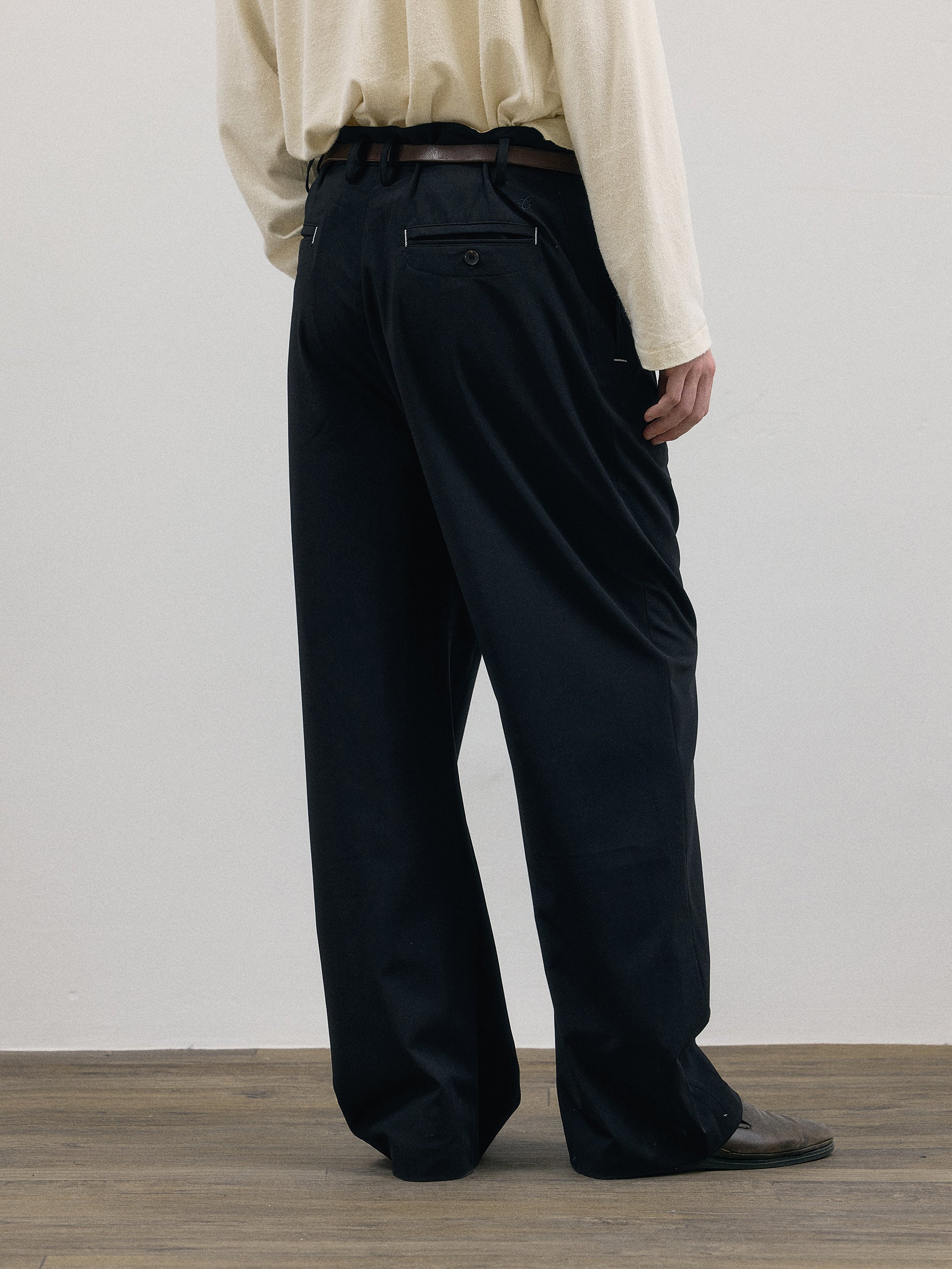 011 - Vrille Tailored Pants
