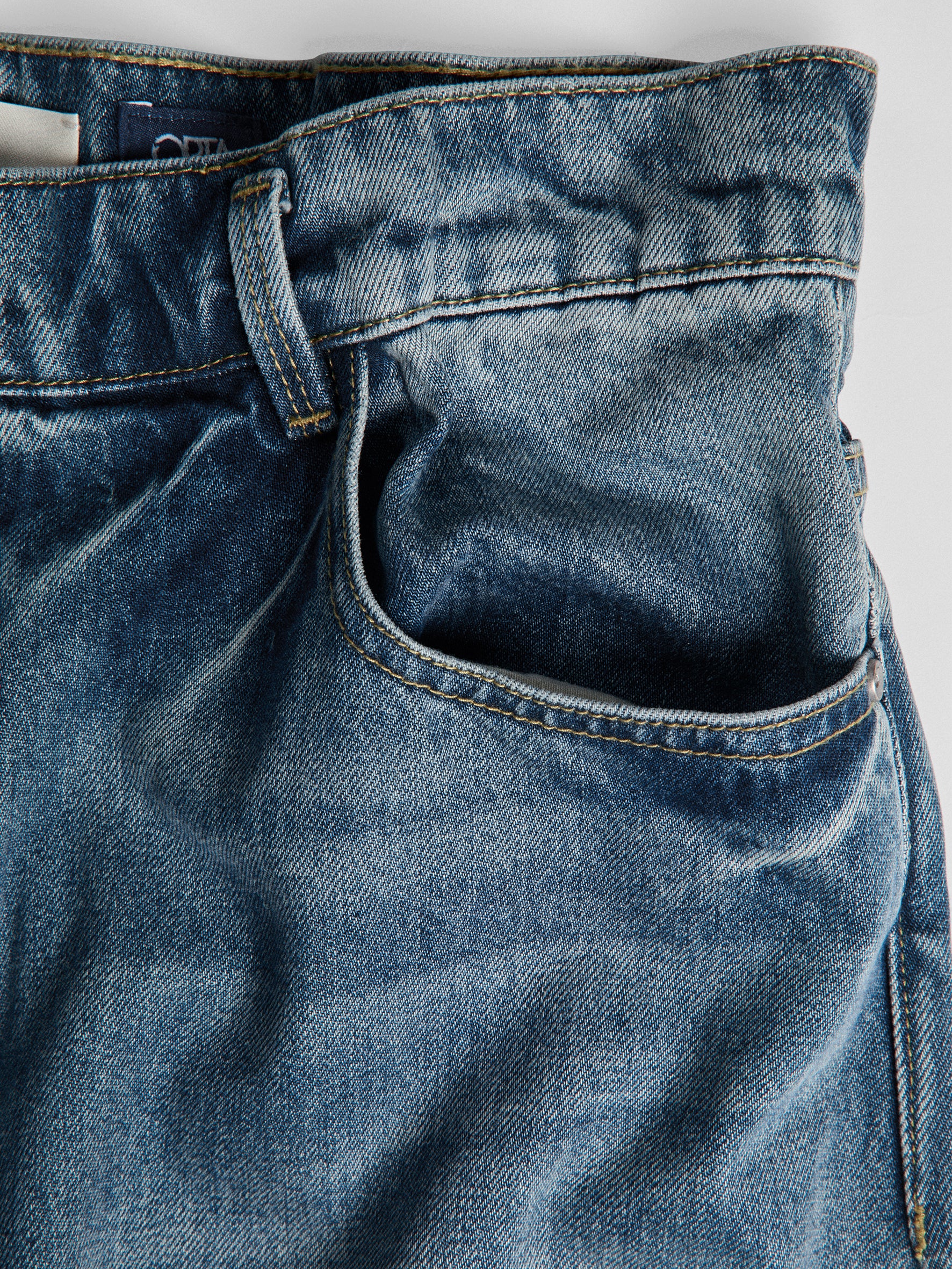 011 - La Roche Afternoon Jeans
