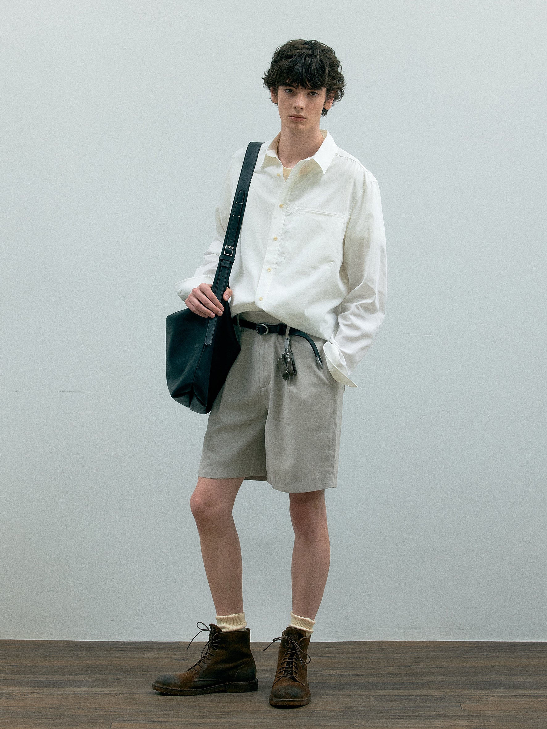011 - Curator Basic Shirt