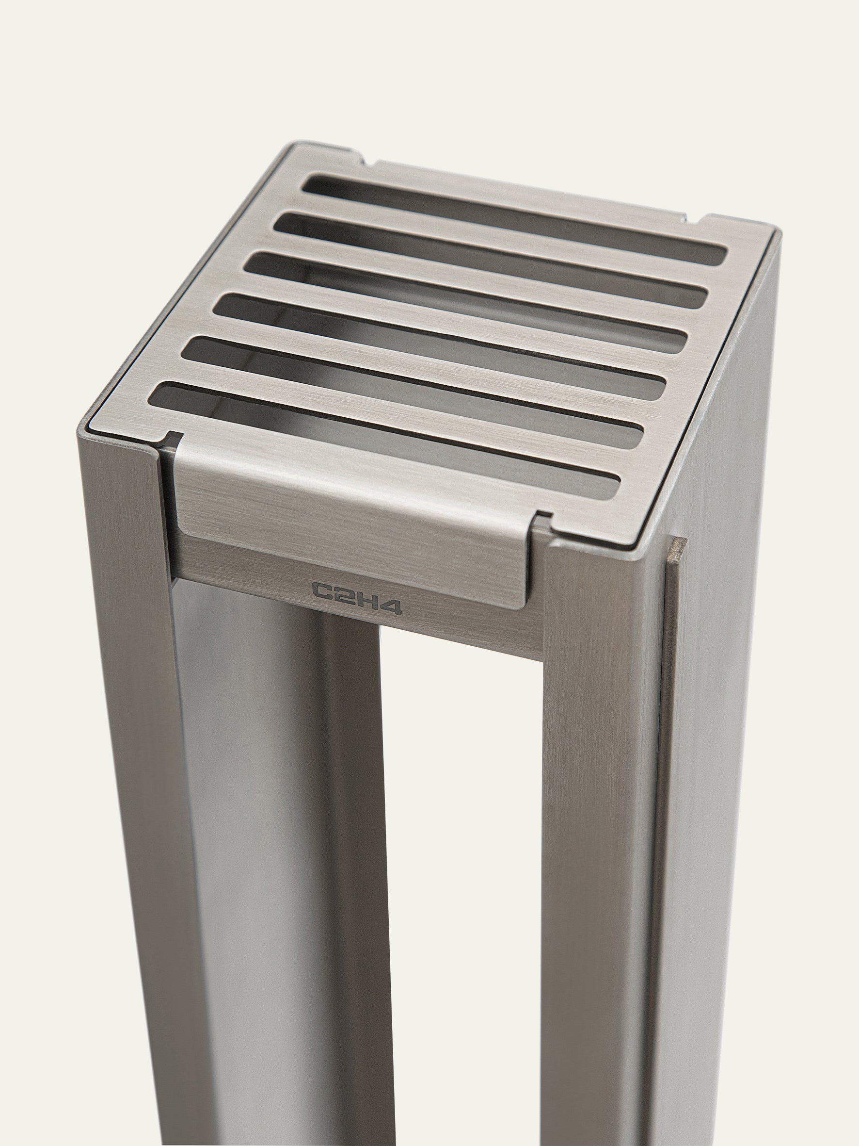 006 - AT-2 Floor Ashtray