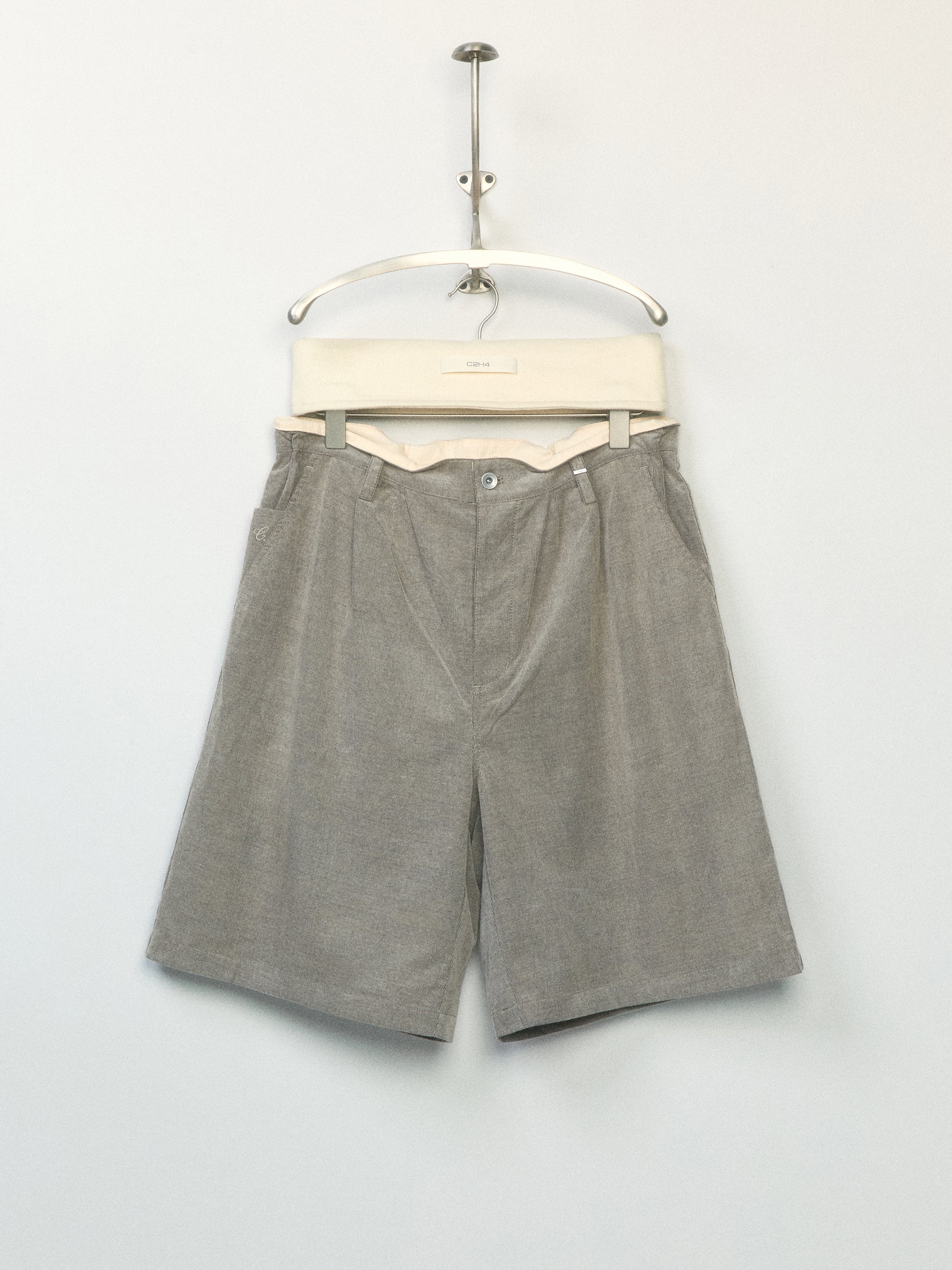 012 - North Hollywood Relaxed Mid-Length Shorts